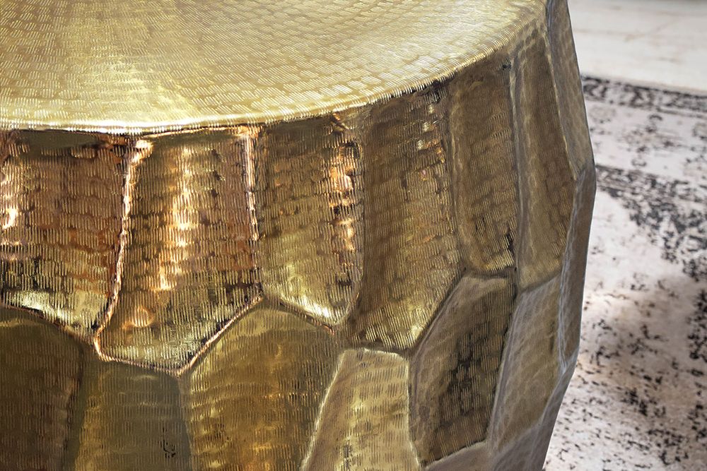Runder Couchtisch ORGANIC ORIENT 70cm gold Metall Hammerschlag 3D-Design handmade