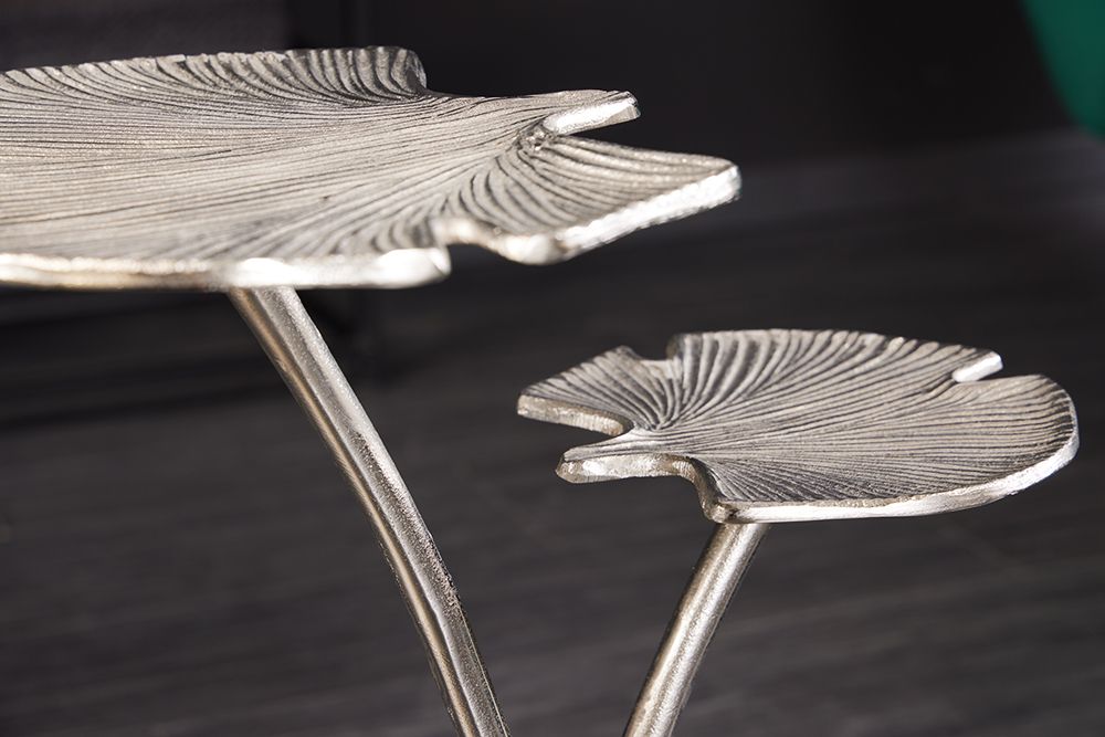 Dekorativer Beistelltisch GINKGO LEAFS 50cm silber handmade Metall