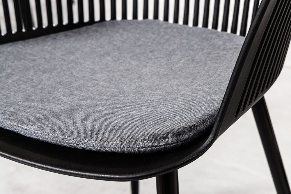 Design Stuhl AIRE schwarz Kunststoff Stahlgestell Indoor Outdoor inkl. Kissen