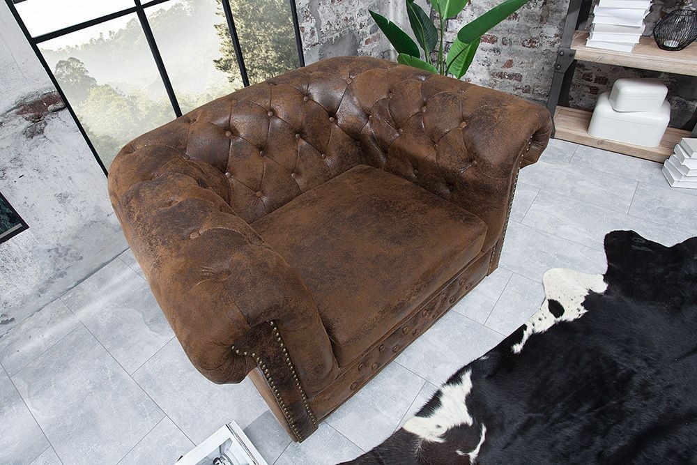 Chesterfield Sessel 110cm antik braun mit Knopfheftung und Federkern