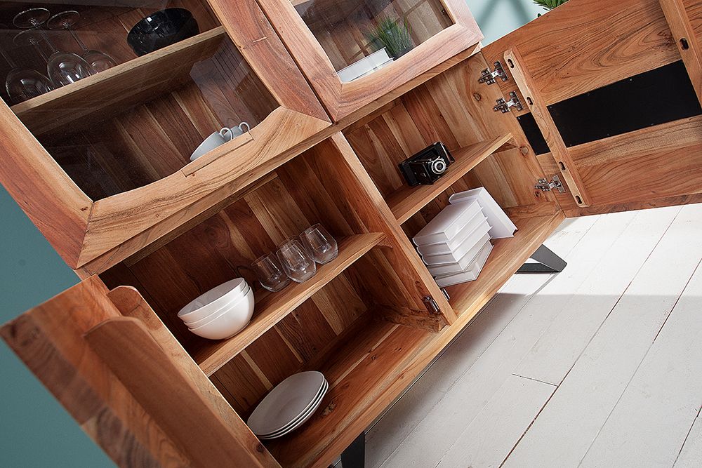 Massives Highboard AMAZONAS 140cm Akazie Metall Vitrine Baumkante