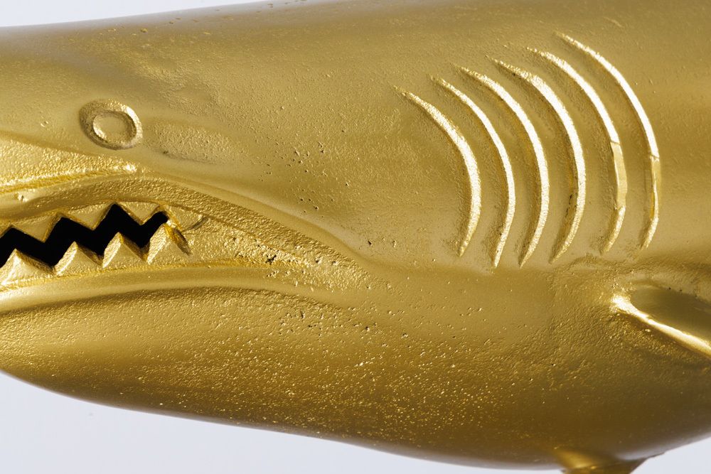 Maritime Skulptur HAI 103cm gold handmade Metall Design Haifisch