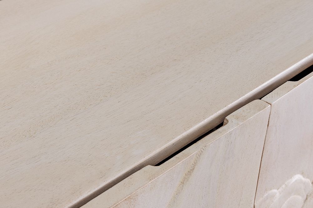 Massives Highboard LION 120cm creme Mangoholz schwarz Metall 3D Schnitzereien Kunstwerk