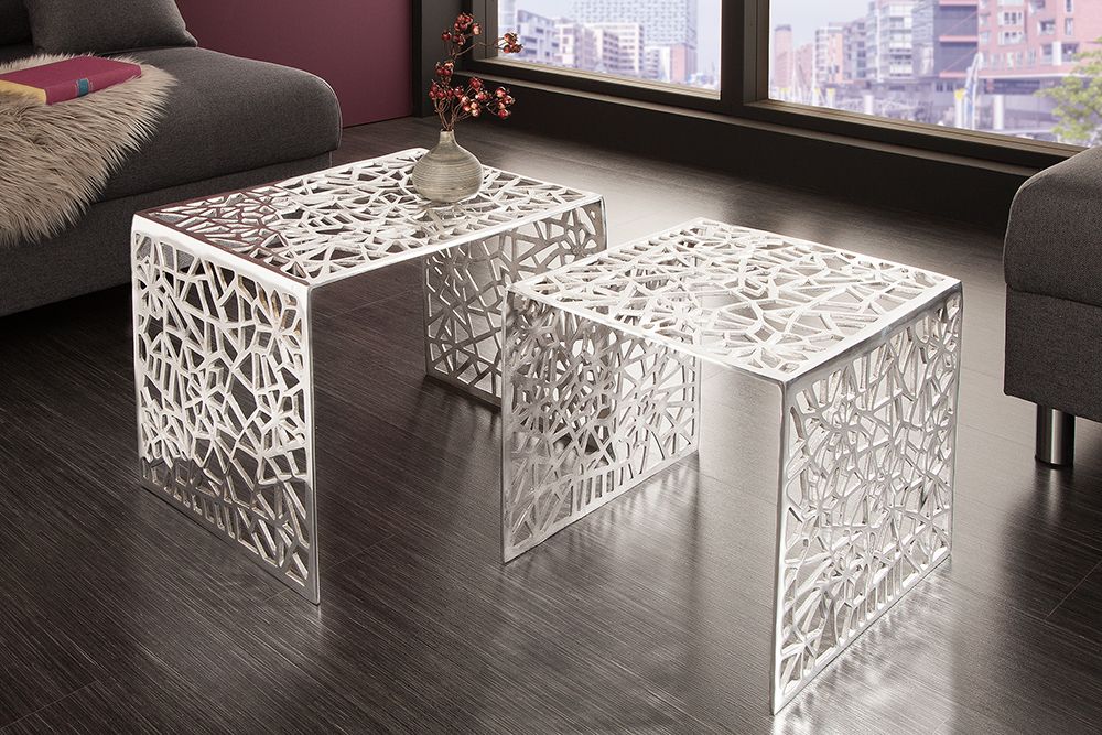 Handgearbeiteter Couchtisch ABSTRACT 49cm 2er Set silber im Gap Design