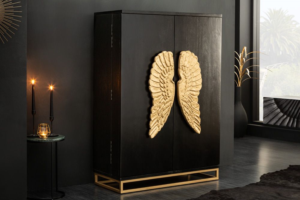 Extravaganter Barschrank ANGEL 140cm schwarz Mangoholz mit goldenen Flügeln