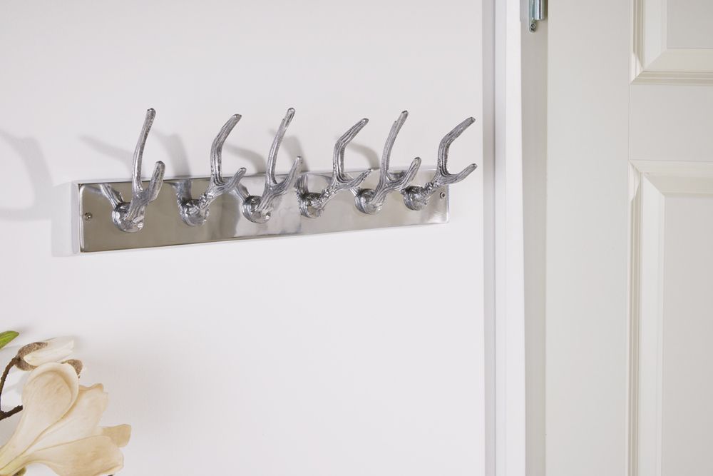 Dekorative Wandgarderobe DEER 50cm silber Aluminium poliert Hirschgeweih Kleiderhaken