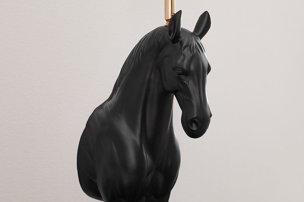 Extravagante Tischlampe BLACK BEAUTY 75cm schwarz gold Pferde-Skulptur