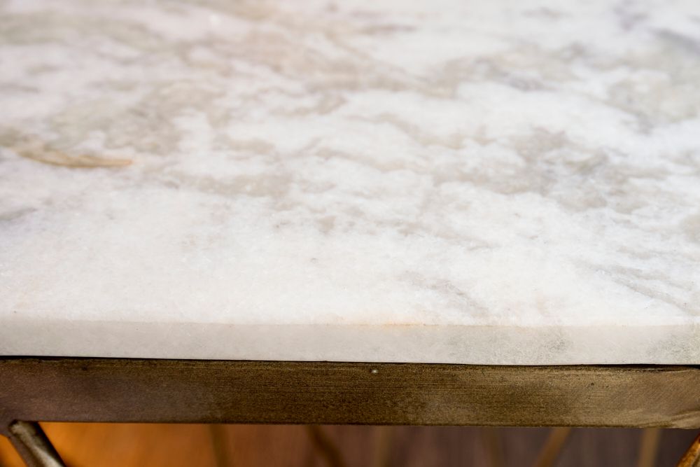 Design Beistelltisch DIAMOND 50cm weiß Marmor messing Metall