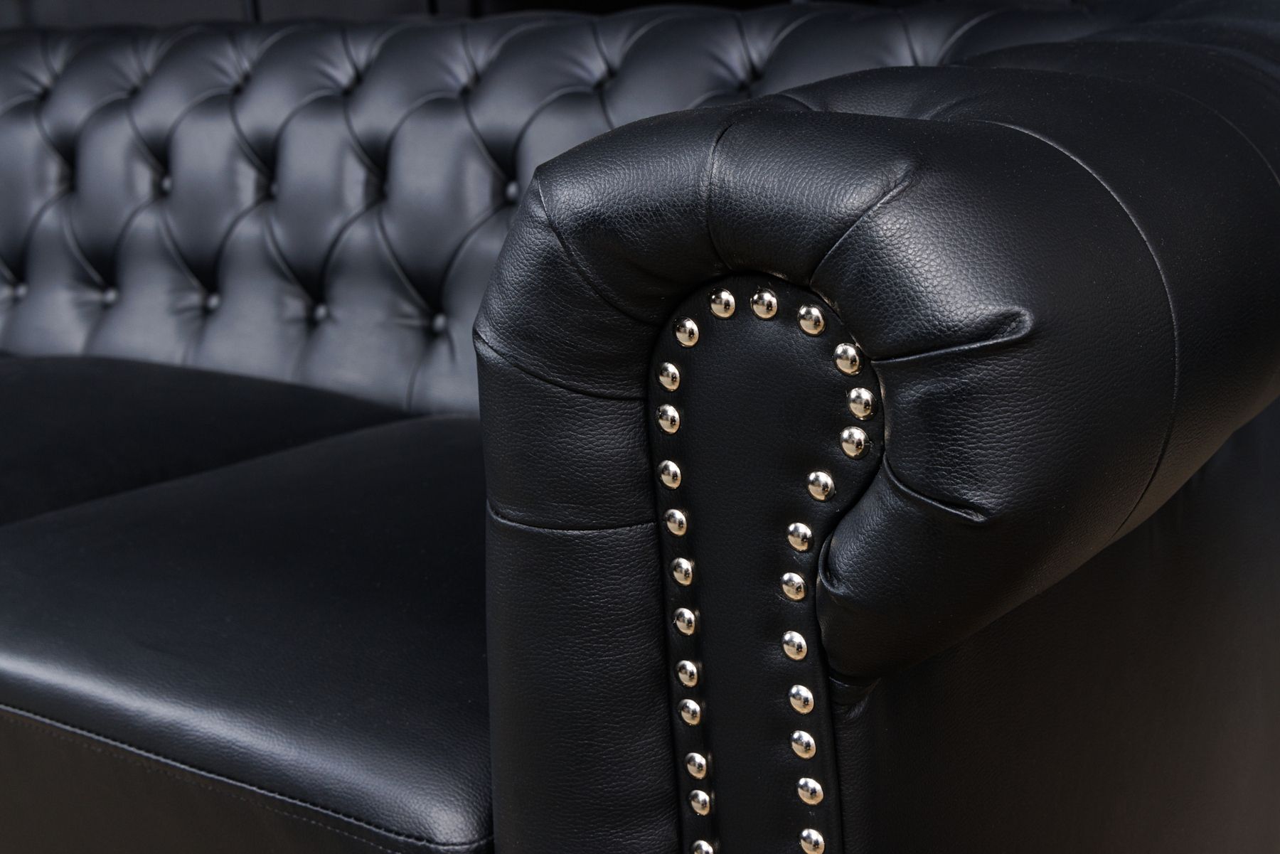 Chesterfield 3-Sitzer Sofa 205cm schwarz Nietenbesatz Federkern