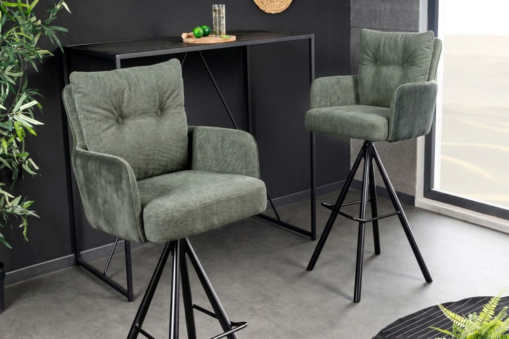 Drehbarer Design Barhocker BIG GEORGE grün Samt Taschenfederkern mit Armlehnen Metall