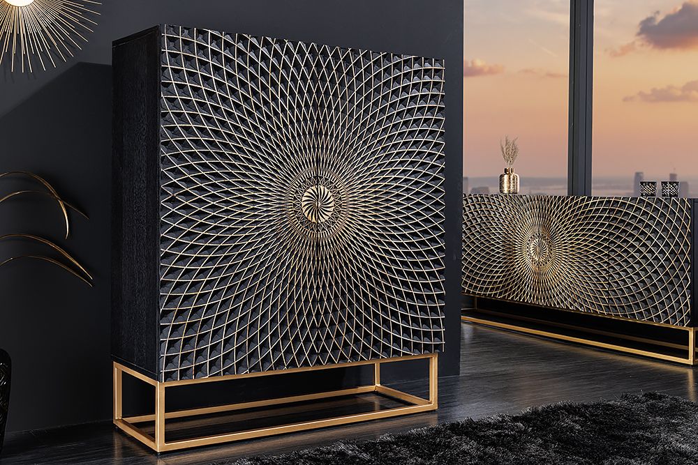Design Highboard ILLUSION 120cm schwarz Mangoholz Massivholz mit 3D Schnitzereien gold Eisen Metallgestell