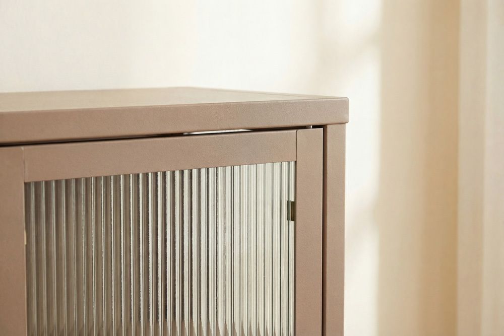 Modernes Sideboard AMSTERDAM 105cm greige gold Vitrine Schrank Riffelglas Metall