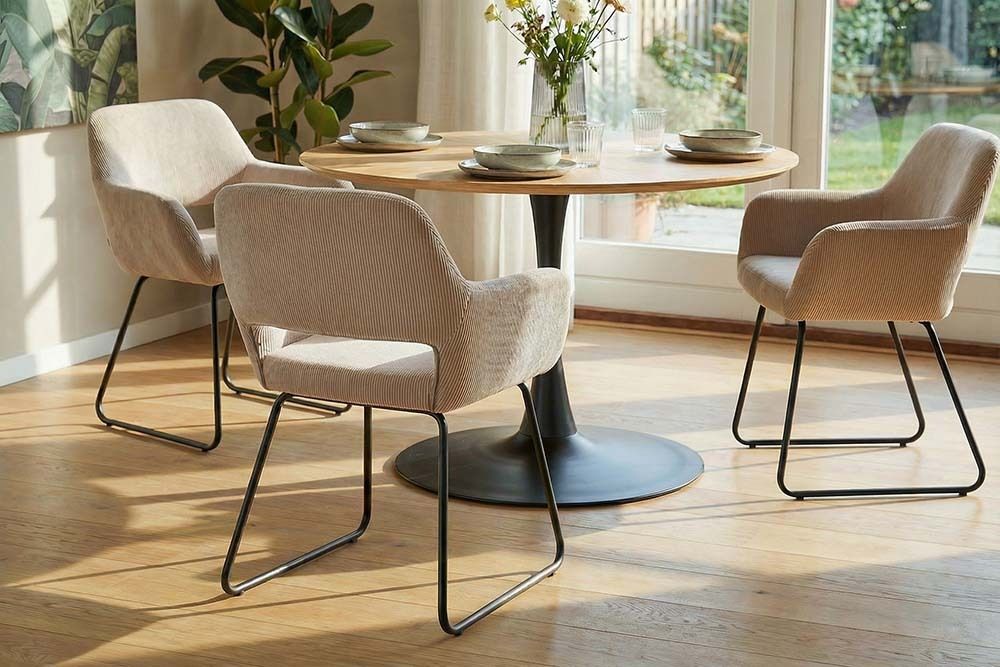 Design Stuhl MUSTANG beige Cord mit Armlehne schwarz Metallgestell