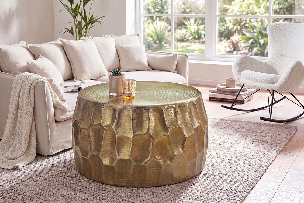 Runder Couchtisch ORGANIC ORIENT 70cm gold Metall Hammerschlag 3D-Design handmade