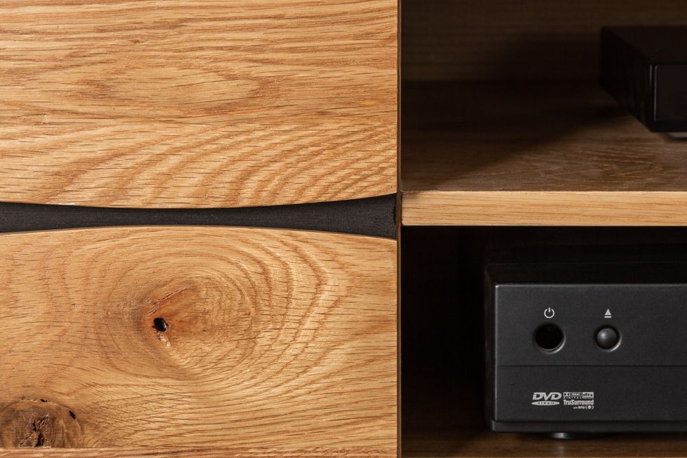 Massives TV-Board LIVING EDGE 160cm Wildeiche geölt Baumkanten Lowboard