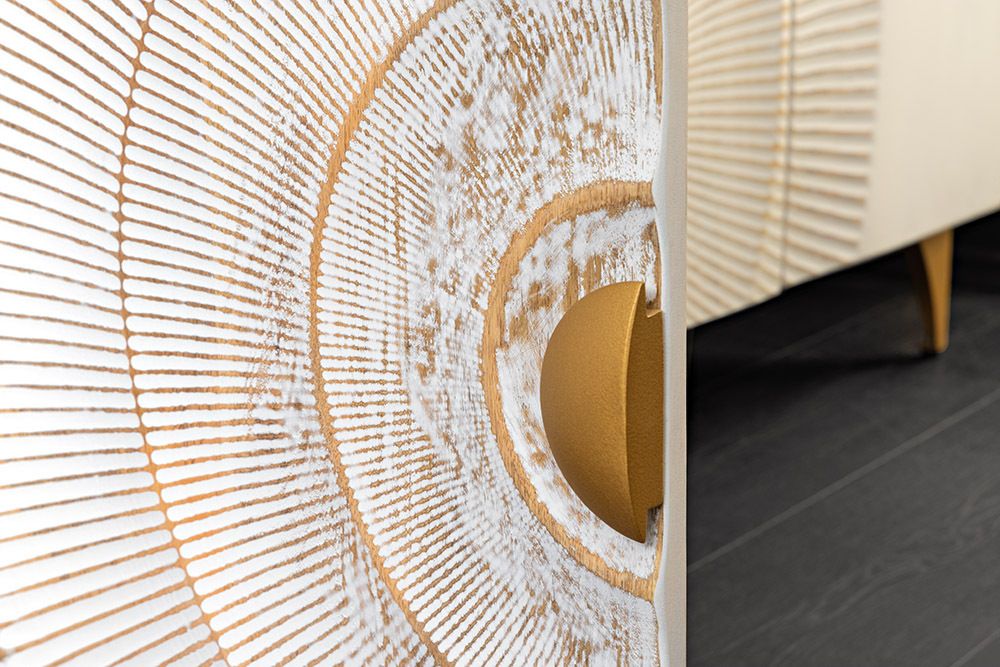 Massives TV-Lowboard GOLDEN SUNSET 180cm weiß gold Mangoholz 3D Schnitzereien Metallfüße
