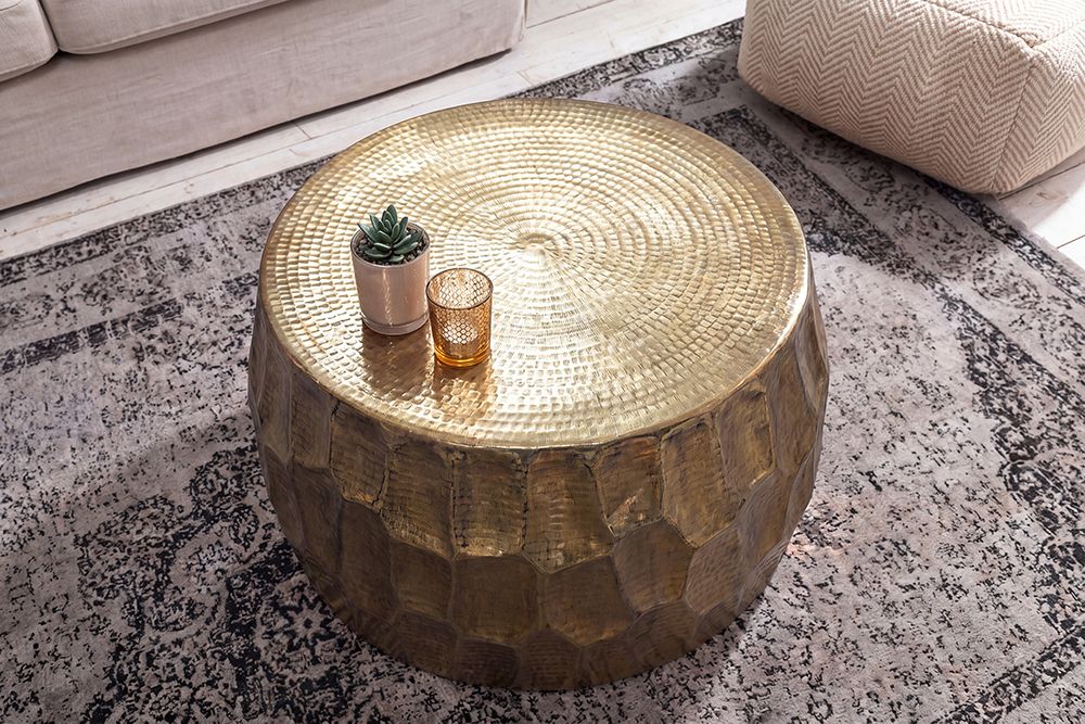 Runder Couchtisch ORGANIC ORIENT 70cm gold Metall Hammerschlag 3D-Design handmade