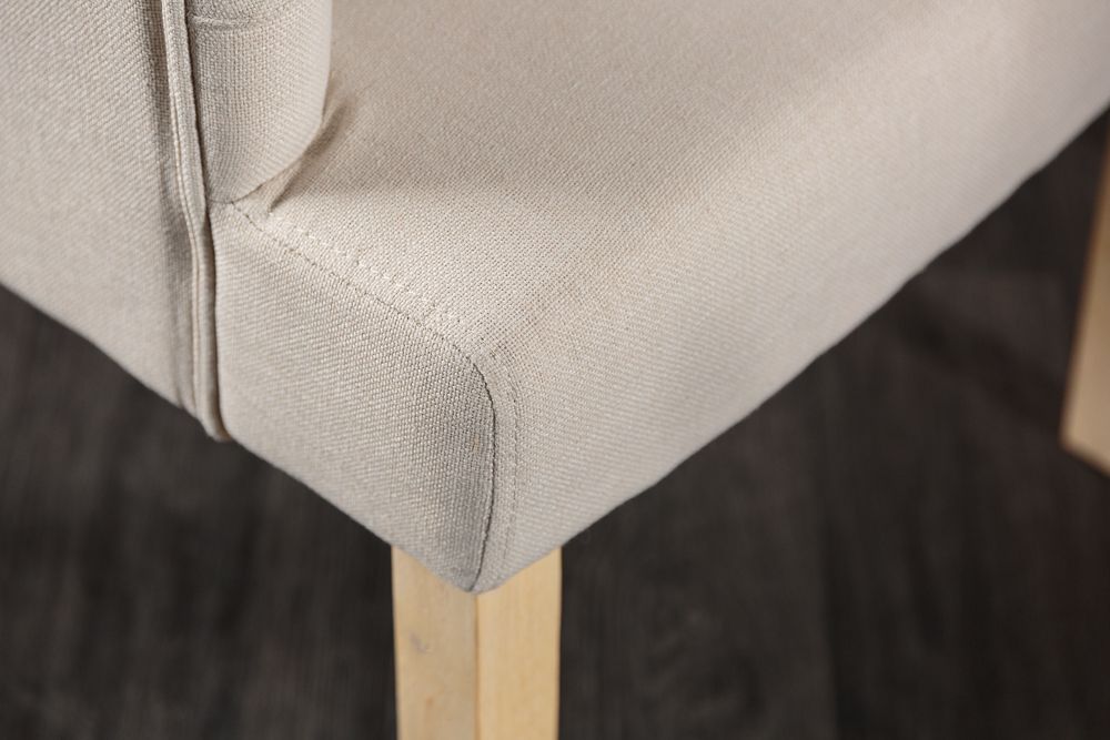 Eleganter Armlehnen Stuhl CASTLE beige mit Chesterfield Steppung im Landhausstil