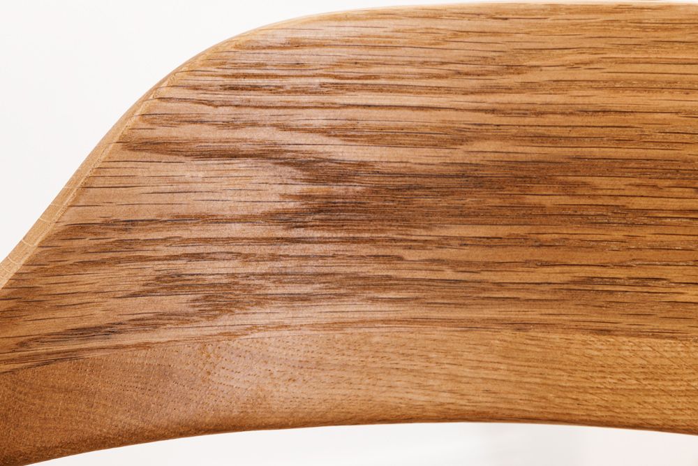 Retro Stuhl VALHALLA WOOD matt-braun Eiche Massivholz mit Armlehne
