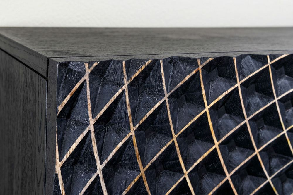 Hängendes TV-Board ILLUSION 160cm schwarz Mangoholz Massivholz mit 3D Schnitzereien gold
