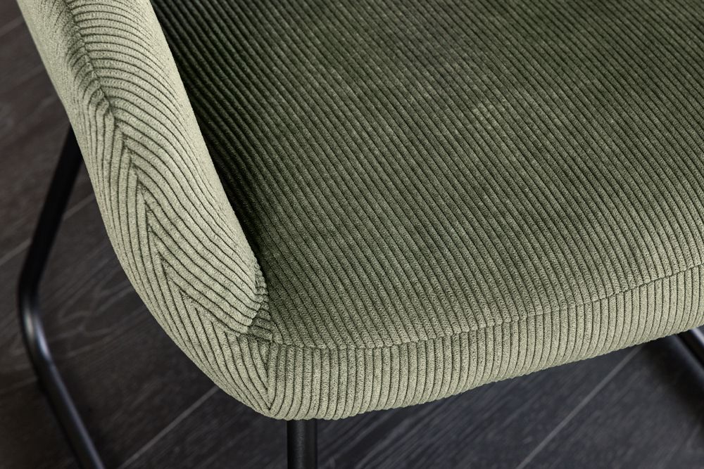 Design Stuhl MUSTANG grün Cord mit Armlehne schwarz Metallgestell