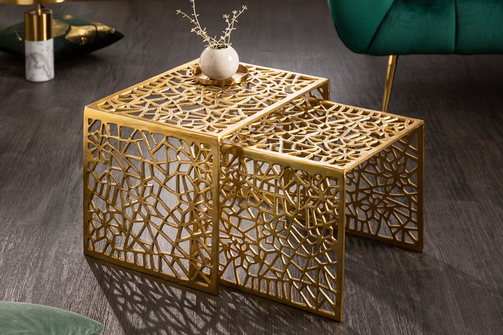 Handgearbeiteter Couchtisch ABSTRACT 50cm 2er Set gold im Gap Design