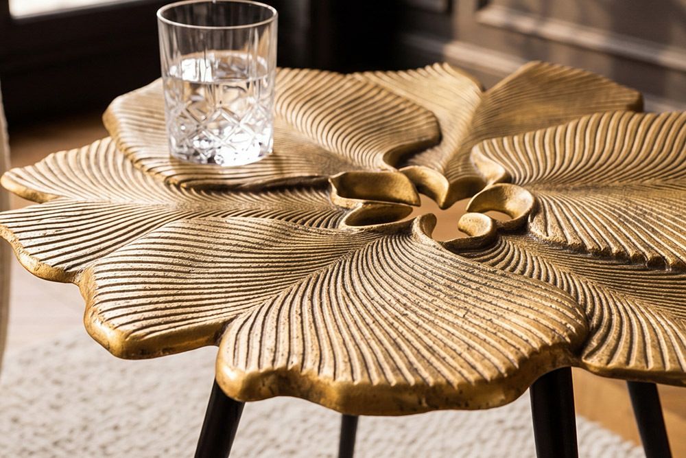 Dekorativer Beistelltisch GINKGO LEAFS 60cm gold handmade Metall