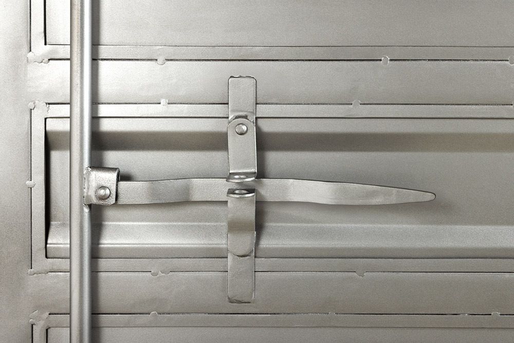 Design Aktenschrank GLOBETROTTER 180cm grau Eisen Container Upcycling Highboard