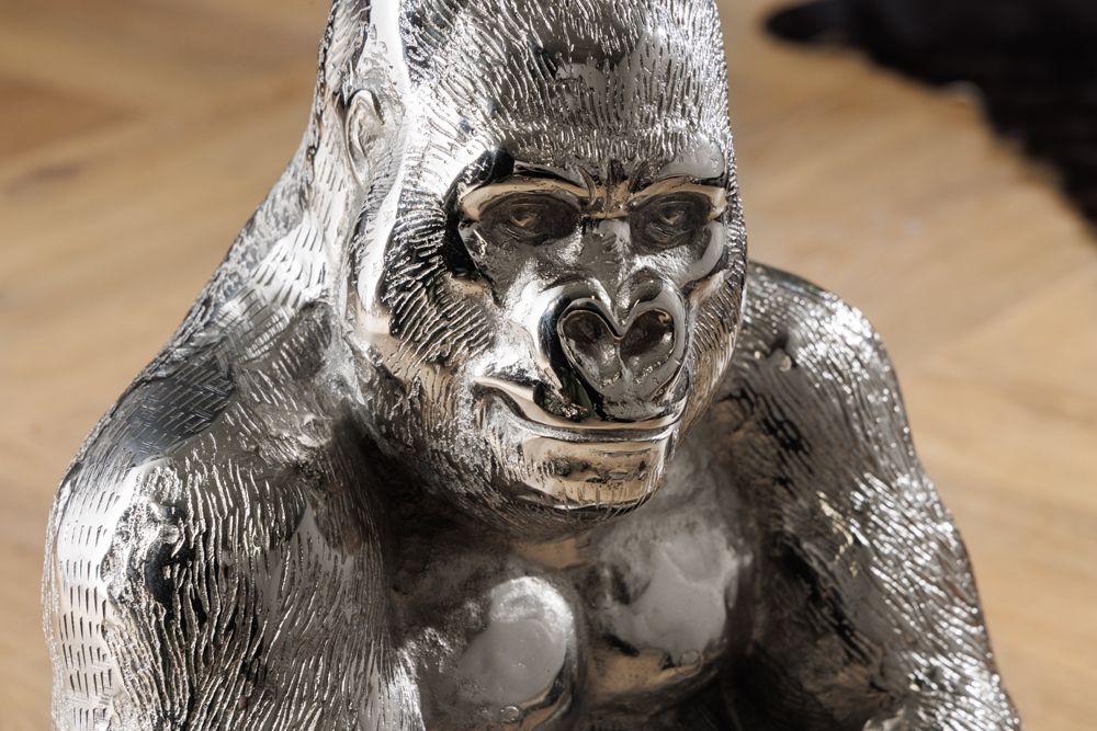 Runder Beistelltisch KONG 50cm silber Metall Glas Affenfigur Gorilla Skulptur