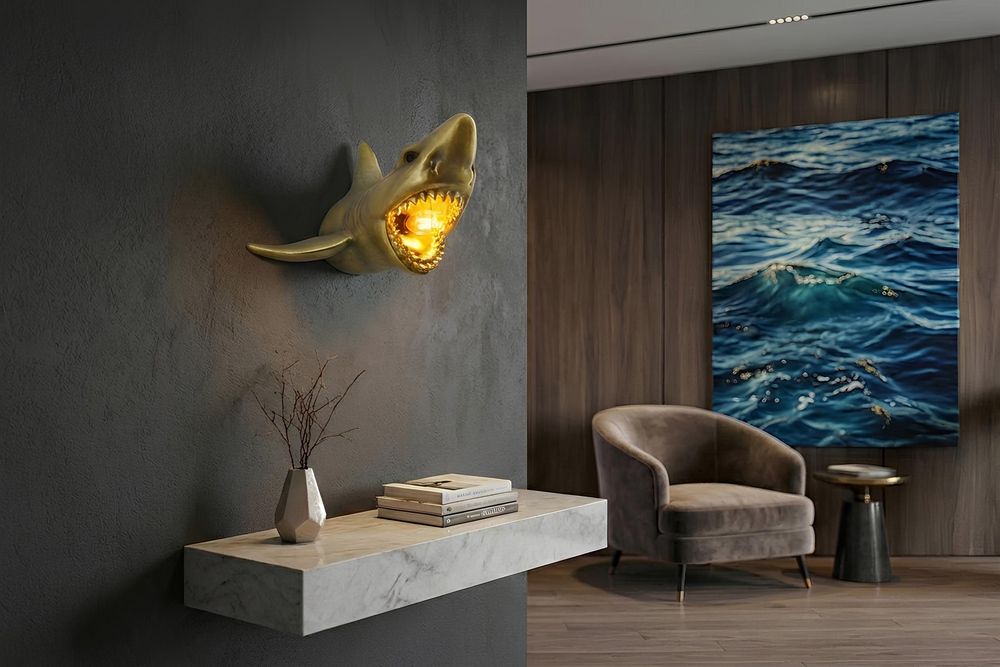 Moderne Wandlampe SHARK 40cm gold Hai-Skulptur handmade