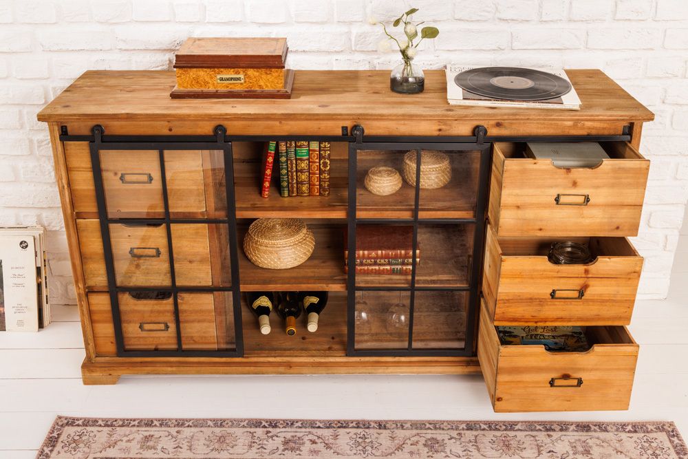 Massives Sideboard HERITAGE 150cm natur Pinienholz Industrial-Türen Metall Vitrine