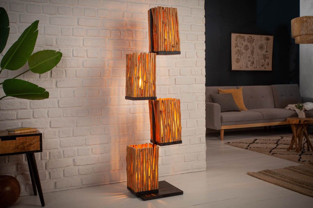 Handgefertigte Stehlampe EUPHORIA 154cm Longan-Holz mit vier Schirmen