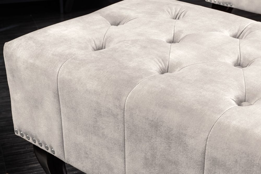 Design Sitzhocker CHESTERFIELD 80cm champagner beige Samt Knopfheftung Nietenbesatz