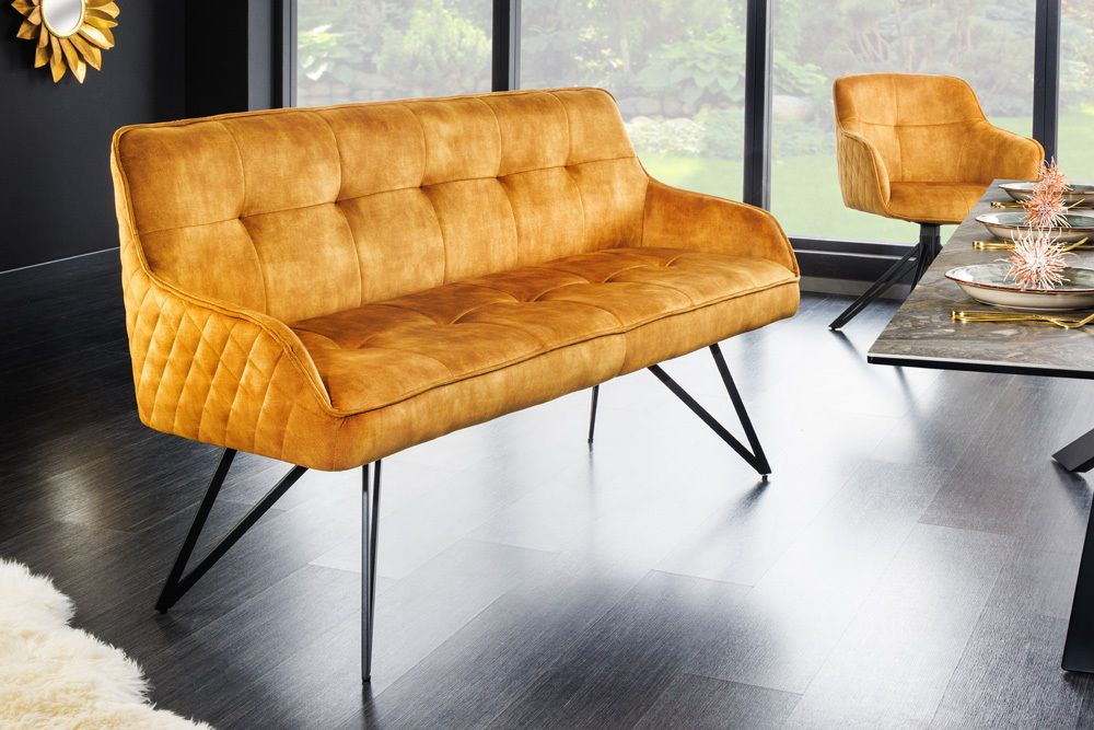 Design Sitzbank EUPHORIA 160cm senfgelb Samt Retrostil Ziersteppung Hairpin Legs Metallbeine Armlehnen