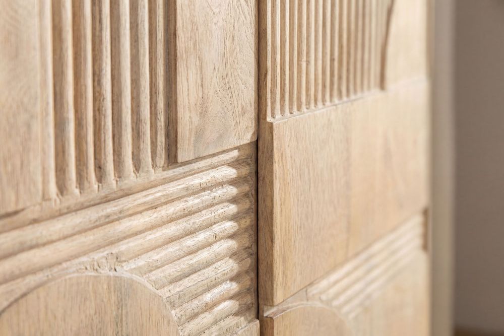 Massiver Barschrank ART DECO 140cm weiß gekälkt Mangoholz 3D-Front Highboard