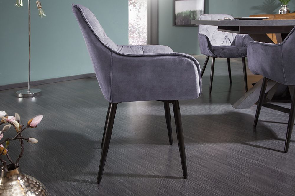 Design Stuhl MILANO grau Samt mit Armlehne Ziersteppung gepolstert schwarze Metallbeine