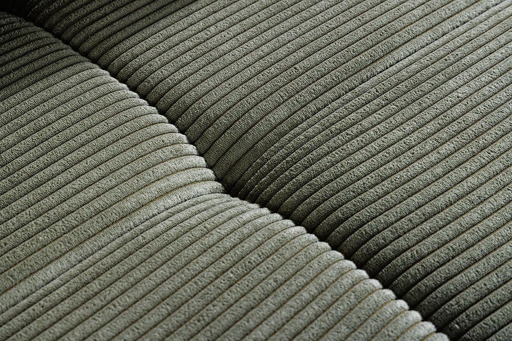 Modernes XXL Sofa ELEGANCIA 285cm grün Cord Federkern inklusive Kissen Bigsofa