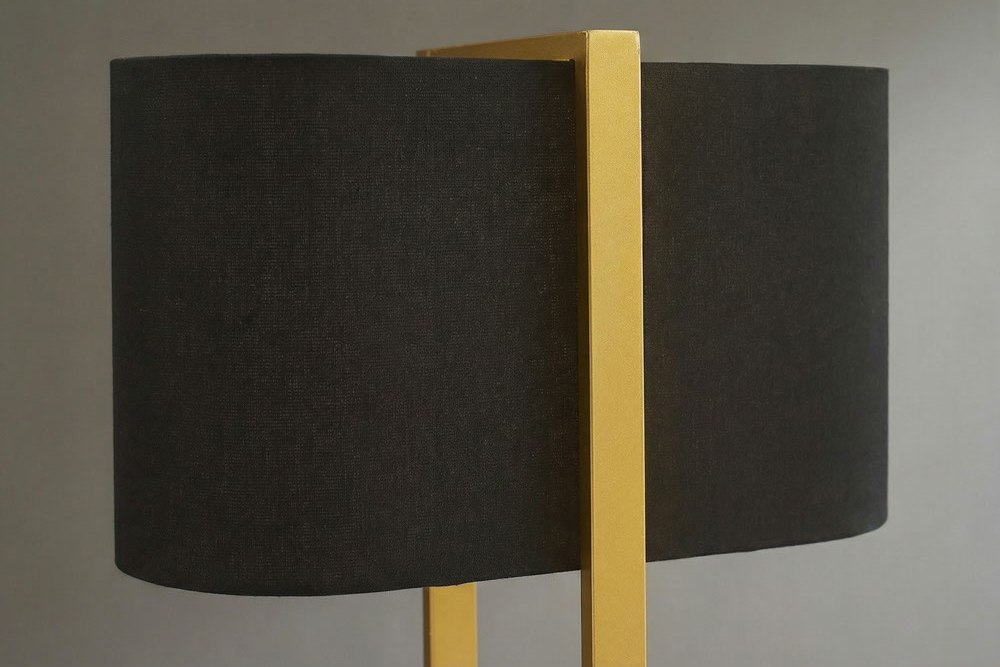 Minimalistische Stehlampe COLLEEN 160cm gold schwarz Stoffschirm mit Metallfuß