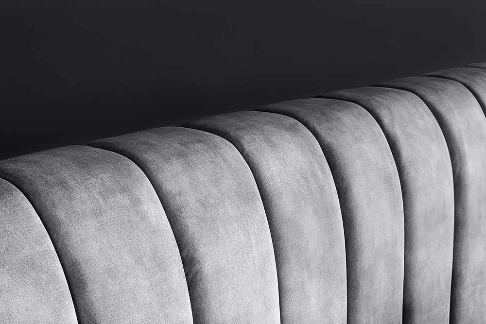 Retro Bett AMSTERDAM 180x200cm grau Samt schwarz Metall Polsterbett