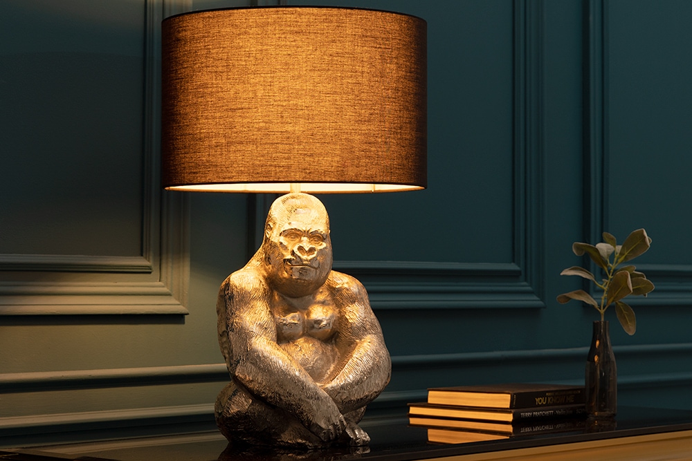 Handmade Tischlampe KONG 60cm silber Metall Affe Gorilla Dekoleuchte schwarzer Lampenschirm