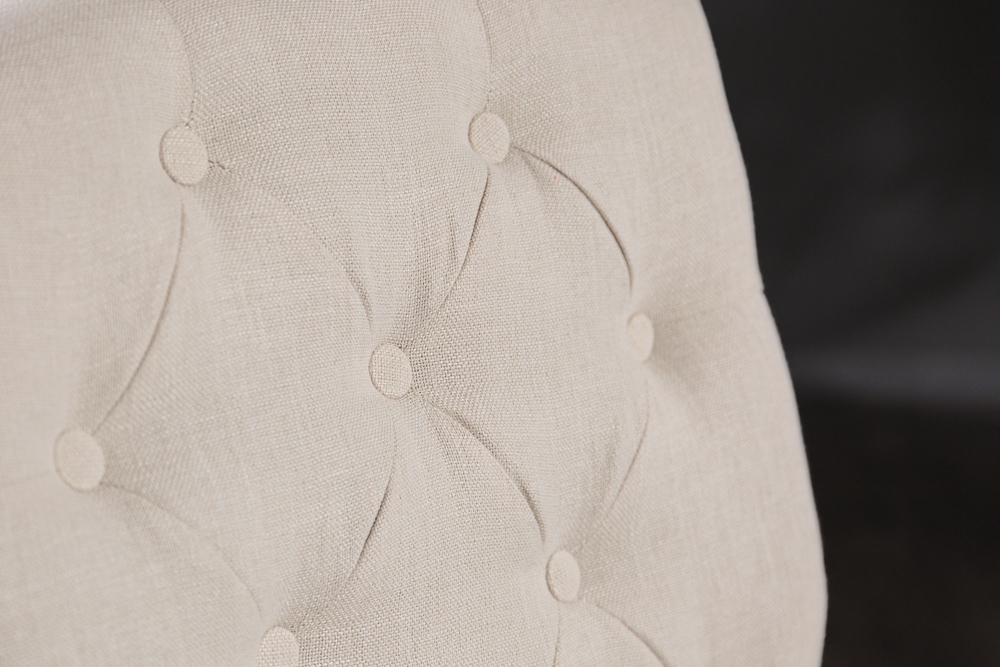 Eleganter Armlehnen Stuhl CASTLE beige mit Chesterfield Steppung im Landhausstil