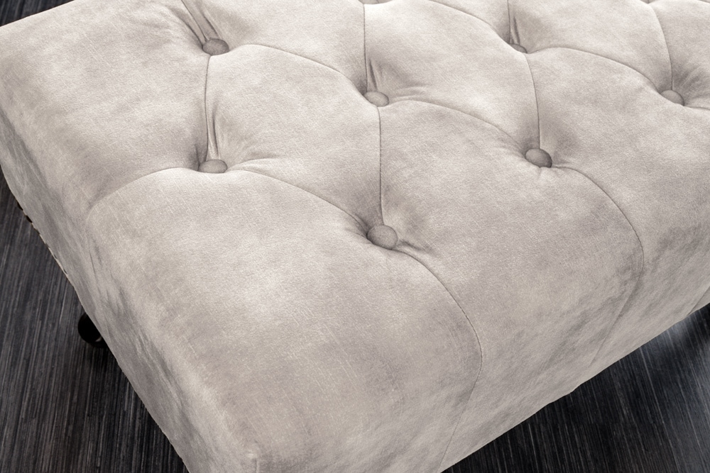 Design Sitzhocker CHESTERFIELD 80cm champagner beige Samt Knopfheftung Nietenbesatz