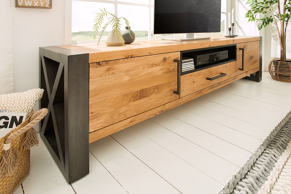 Massives TV-Board THOR 200cm Wild Eiche geölt Lowboard im Industrial Design