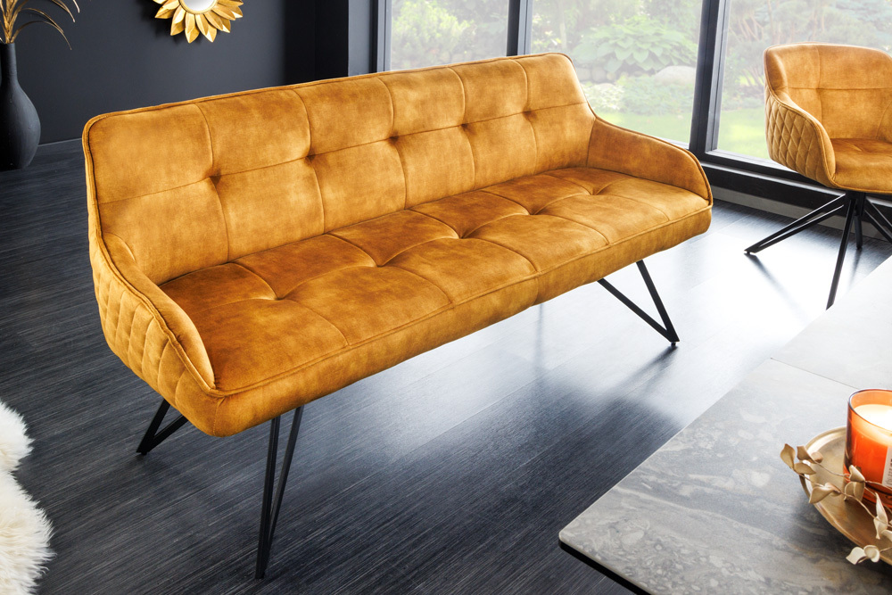 Design Sitzbank EUPHORIA 160cm senfgelb Samt Retrostil Ziersteppung Hairpin Legs Metallbeine Armlehnen