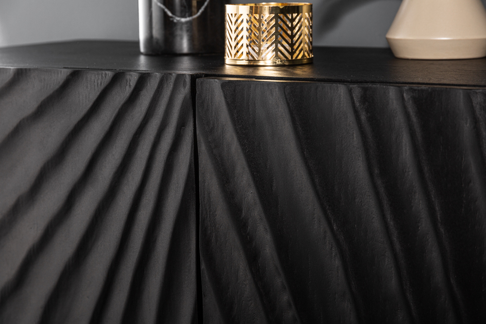 Massives Sideboard SCORPION 140cm schwarz Mangoholz aufwendige 3D Schnitzereien