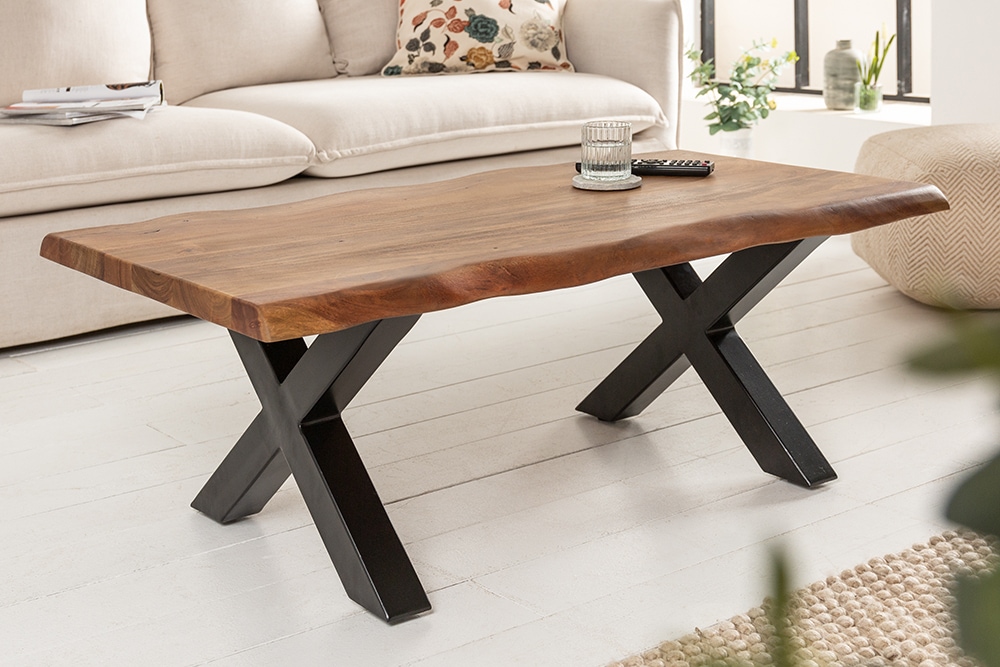Massivholz Couchtisch MAMMUT 110cm Akazie Baumkante honey finish 3,5cm Tischplatte