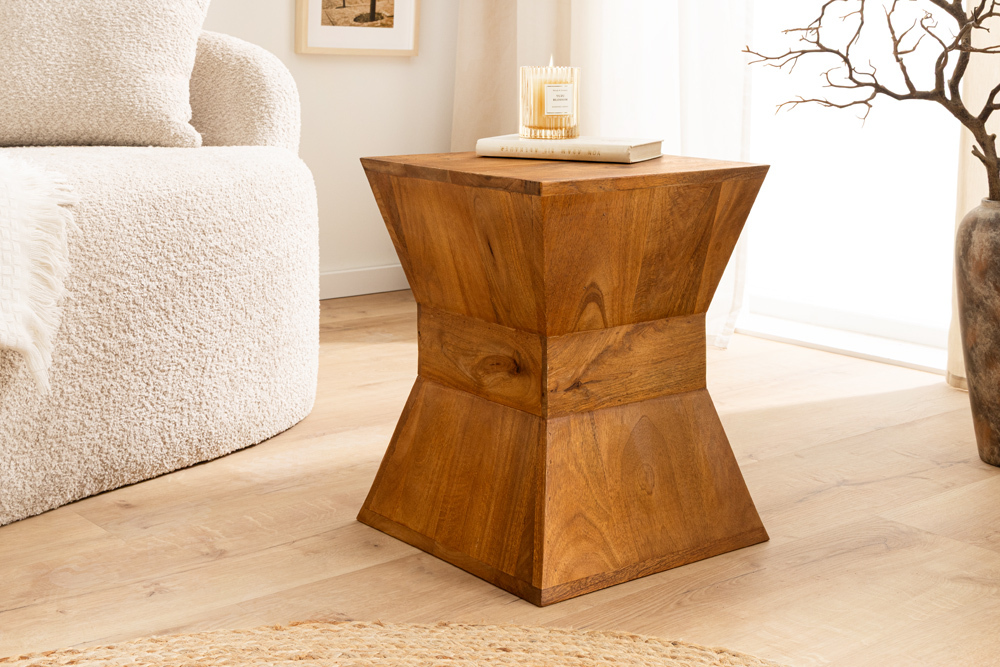 Massiver Beistelltisch PYRAMID 45cm braun Mangoholz honey finish Deko-Hocker