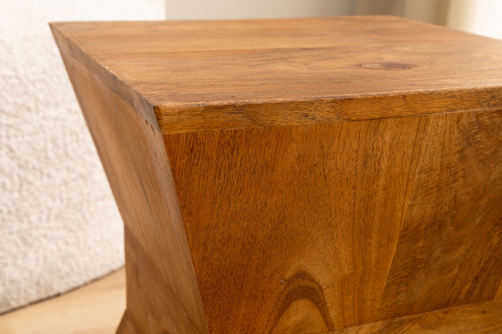 Massiver Beistelltisch PYRAMID 45cm braun Mangoholz honey finish Deko-Hocker