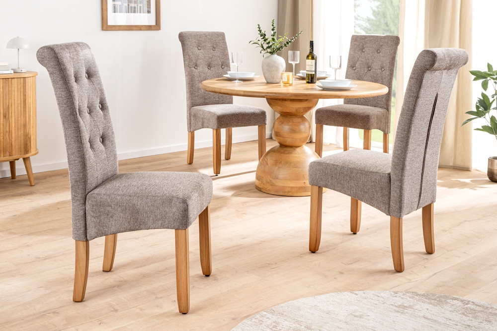 Design Stuhl CASA taupe Strukturstoff Massivholzbeine mit Zierknöpfen und Nackenrolle