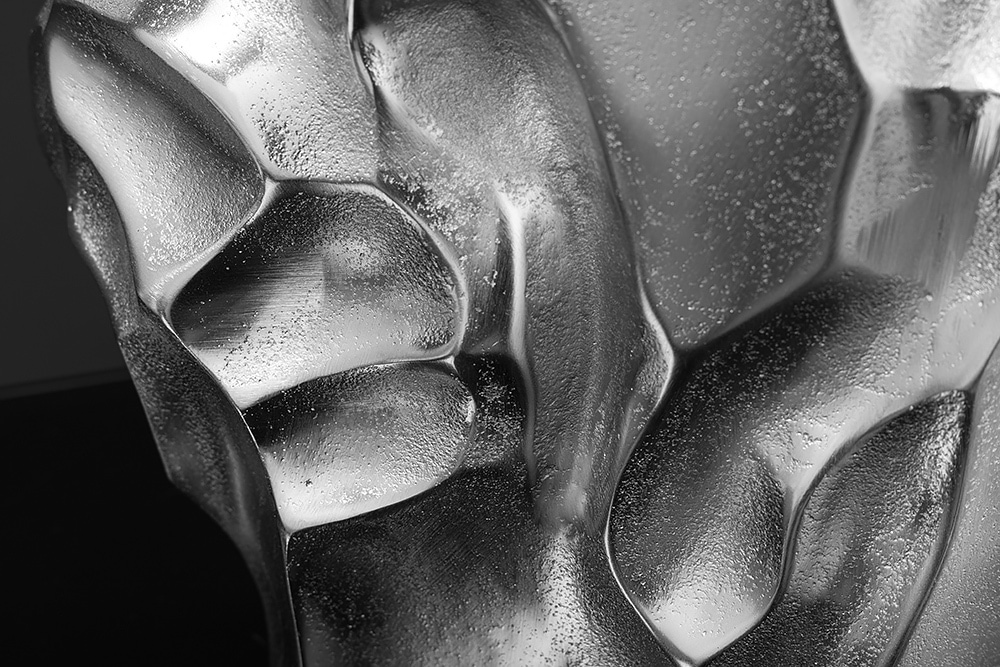 Handgefertigte Vase LIQUID 25cm silber Metall Hammerschlag Design